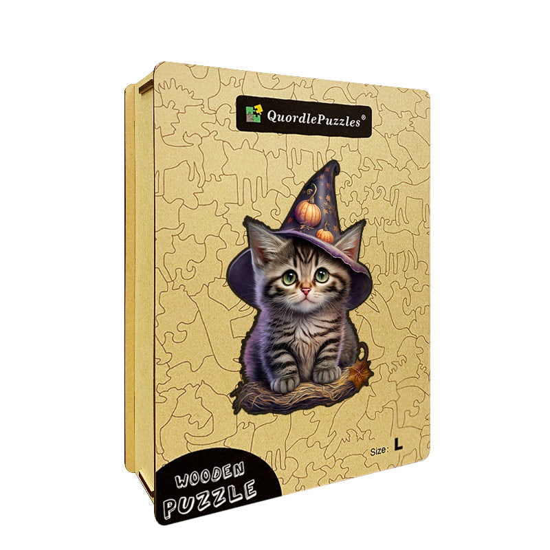 Söt kattunge och Halloween-pumpa